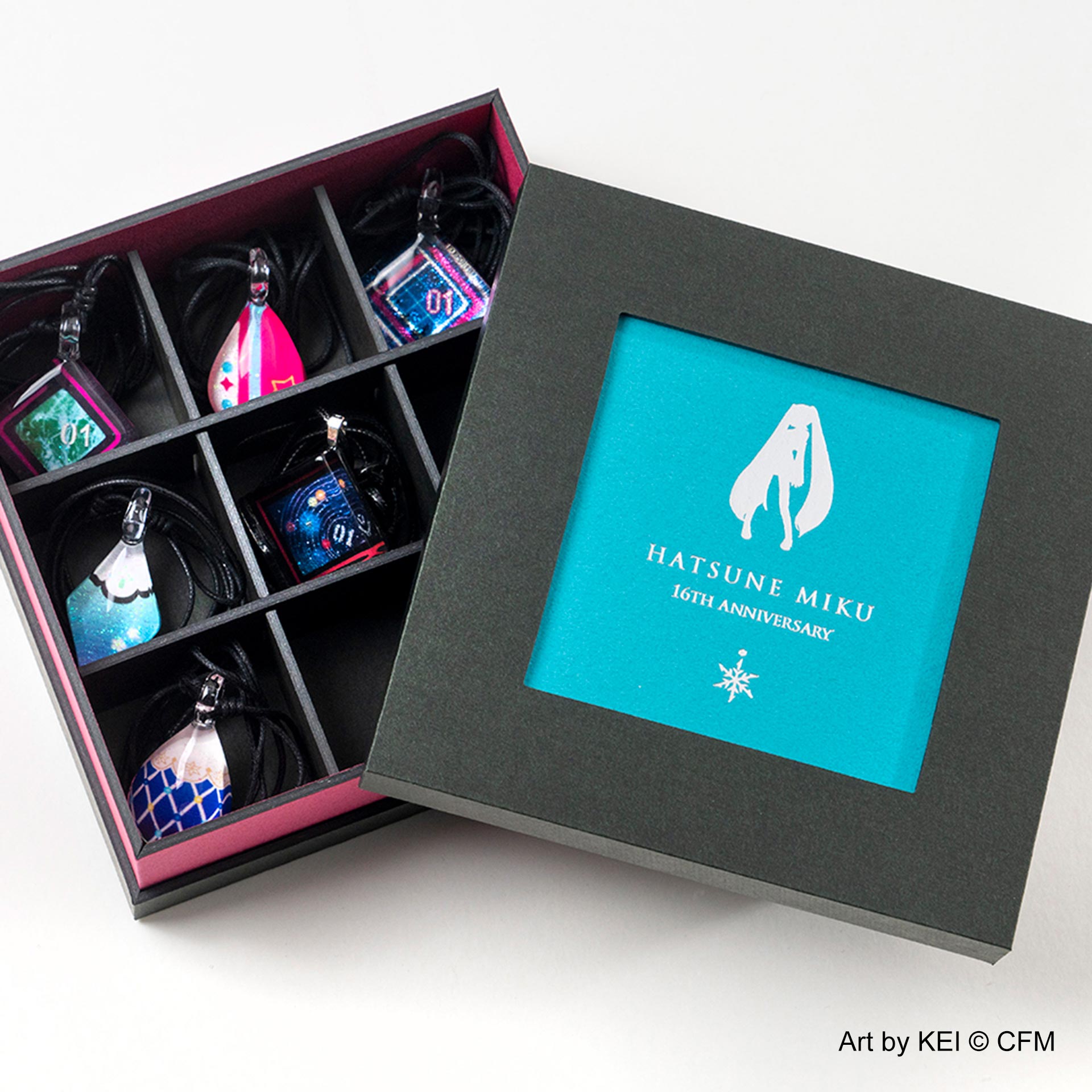 ニュースリリース】ハンドメイドグラスジュエリー「ノースワングラス