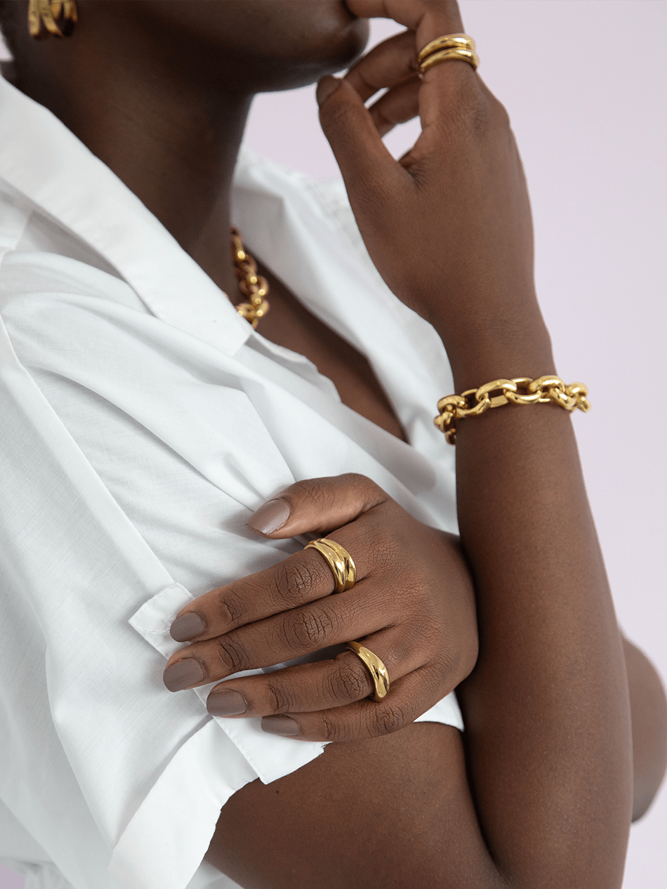 Lydia Tomlinson Medina Chunky Chain Ring-Clasp Bracelet in Gold