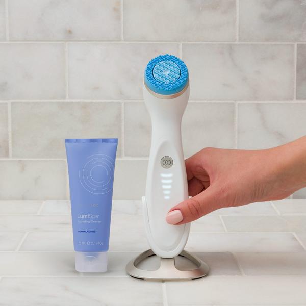 美品NU SKIN] LumiSpa iO 洗顔ブラシ 美品NU SKIN] LumiSpa iO 洗顔