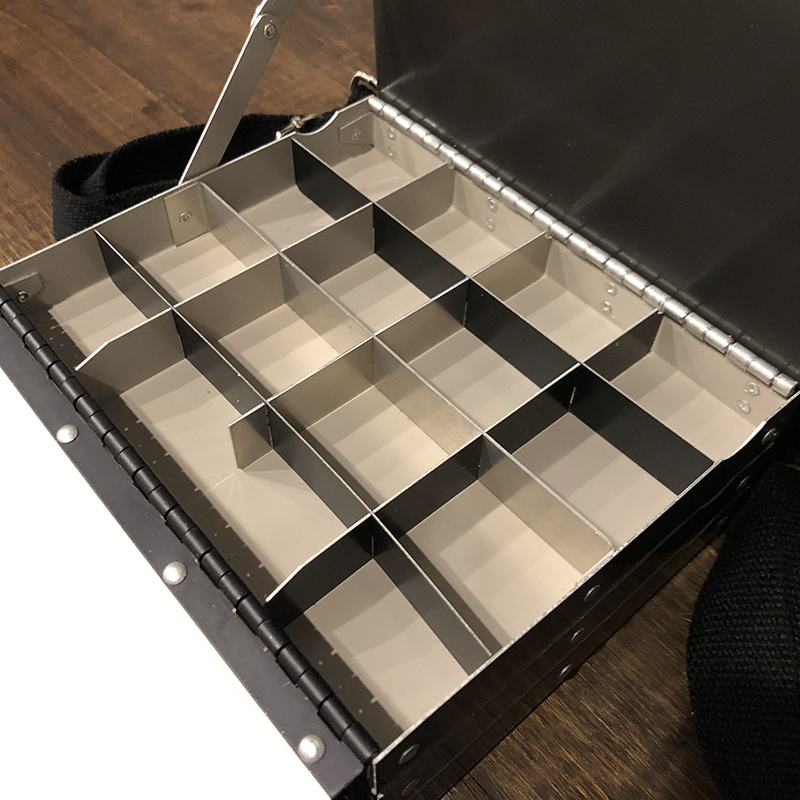 Richardson Chest Fly Box 4tray Mat Black Finish Mint リチャード