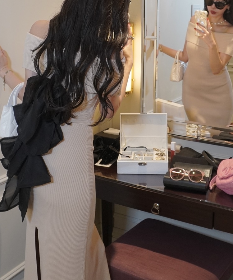 back ribbon offshoulder onepiece(M BEIGE): ワンピース｜PMbox P&M