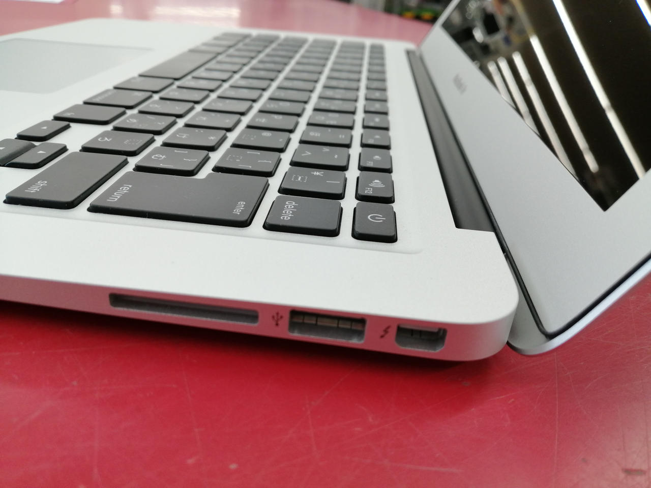 アップルコンピュータジャパン(APPLE)|MACBOOK AIR 2017 13.3インチ