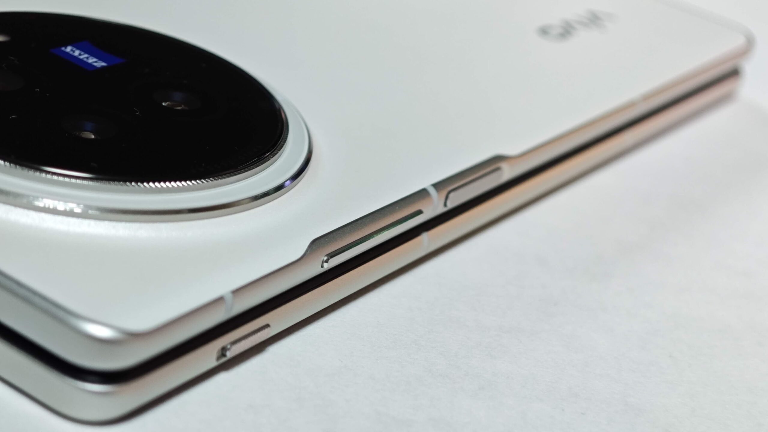 vivo X Fold3 実機レビュー！超薄・超軽量は折りたたみ新時代の