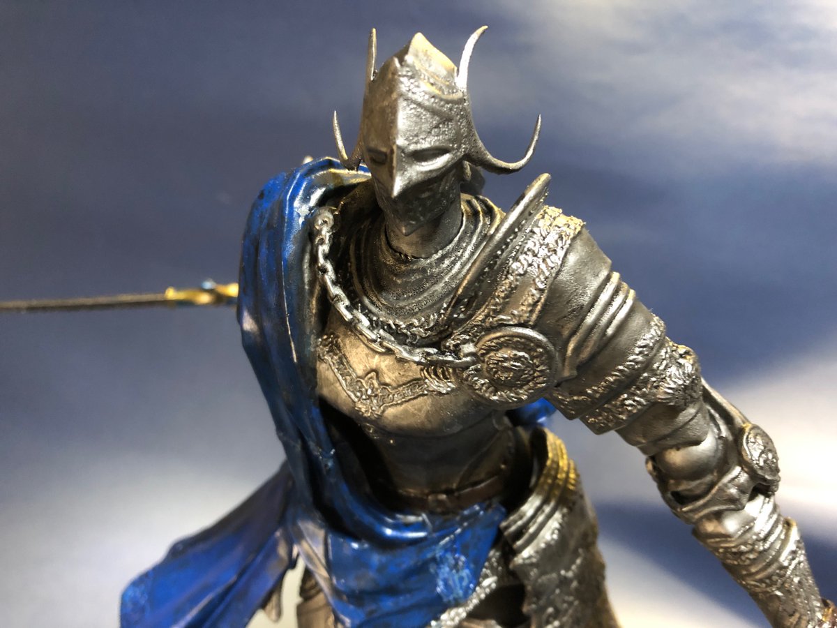 双月の騎士レラーナ。全高320mm。専用台座付。未塗装・未組み立て