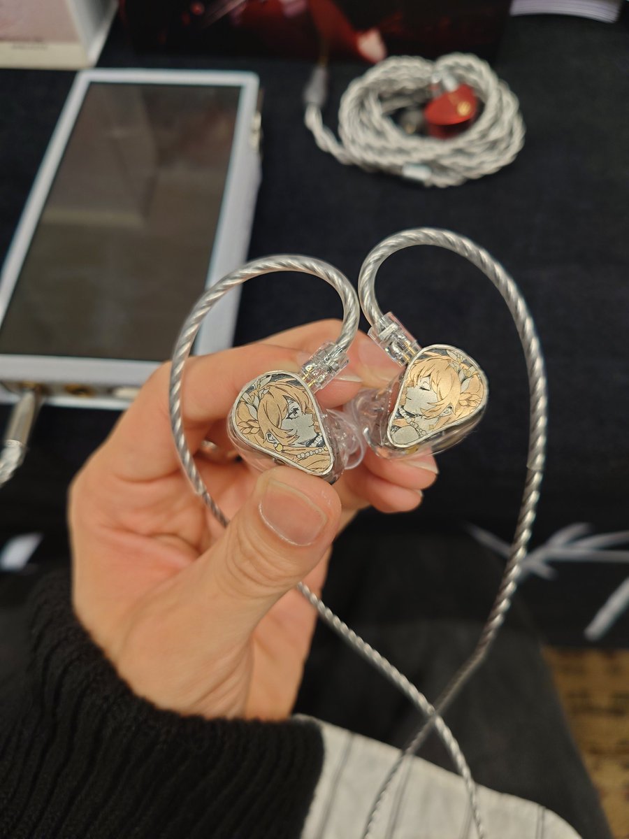 ポタフェス 水月雨(MOONDROP)「PSYCHE」 まずデザインが凄い