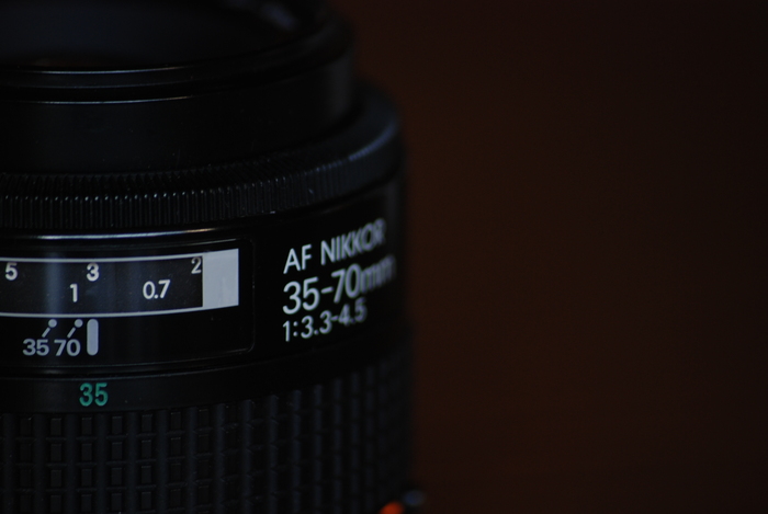 ズームだけど、単焦点っぽい35-70mm : ニャジラのフォトハウス