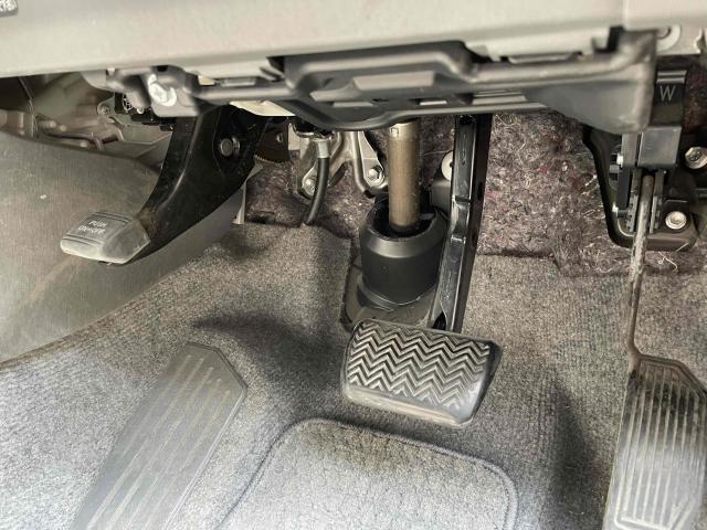 トヨタ プリウス ZVW30 走行時異音 インタミシャフト交換 コトコト音