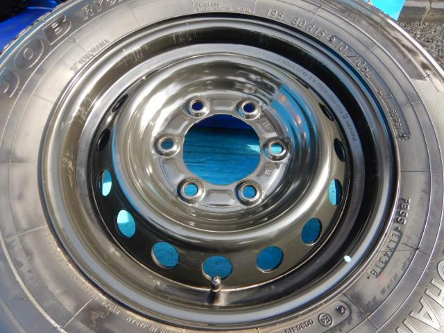 NVキャラバン純正スチールホイール15インチ入庫です。 26