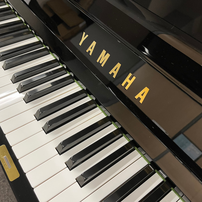 中古》U1A ヤマハアップライトピアノ | ご成約済み商品 | 大阪・本町の