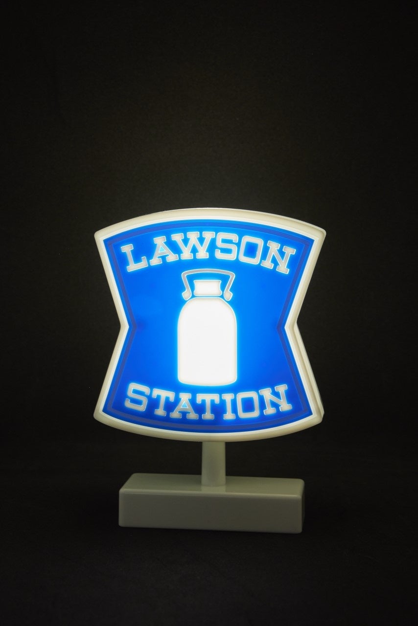 2025年に創業50周年！ ローソンの看板が“そのまんま”付録になった