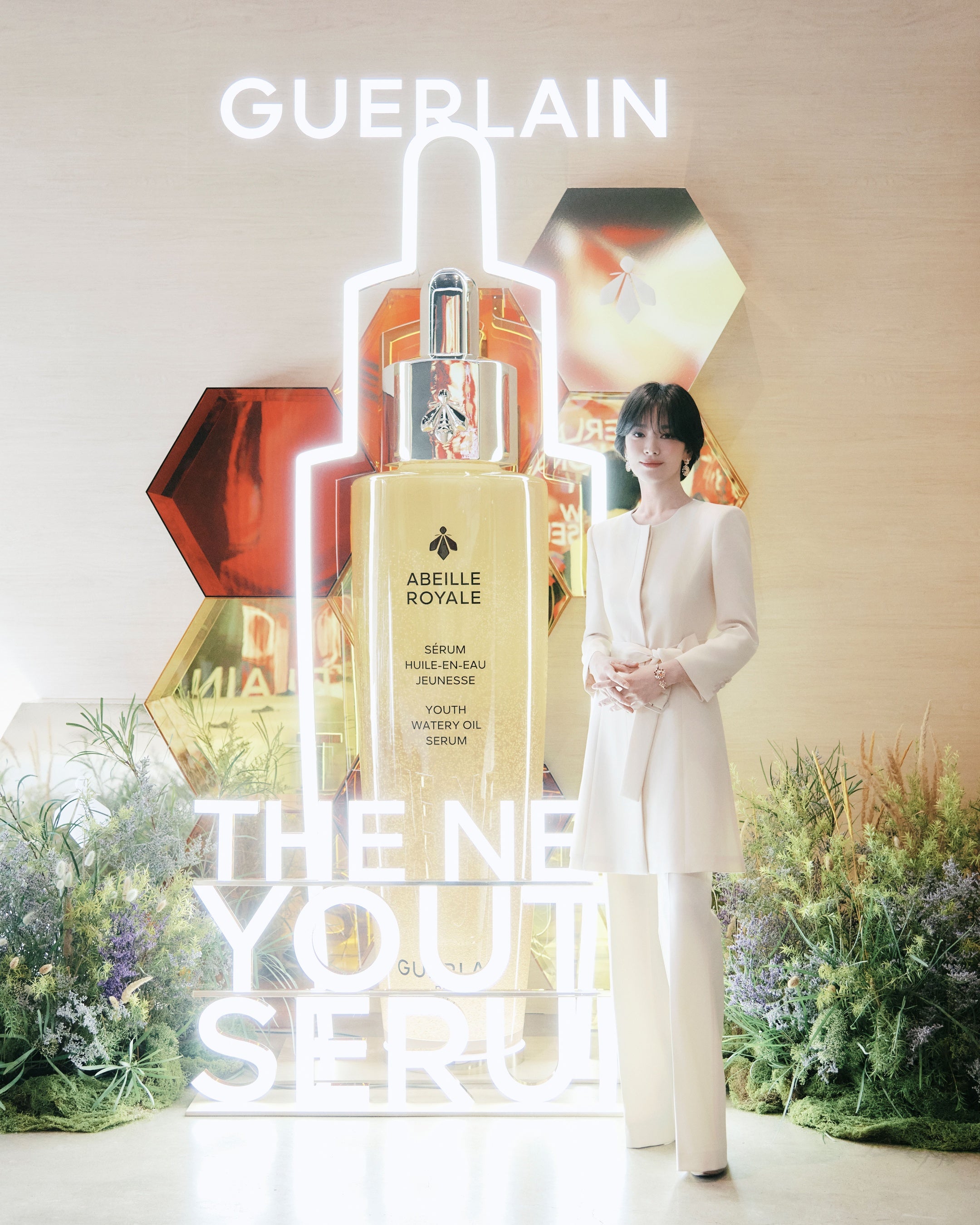 韓国・ソウルにて新〈アベイユ ロイヤル ウォータリー オイル セロム