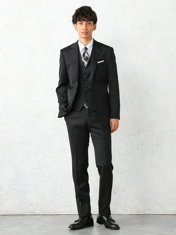 ハレの日”にオススメのスーツを多数展開！「光沢感」「高級感