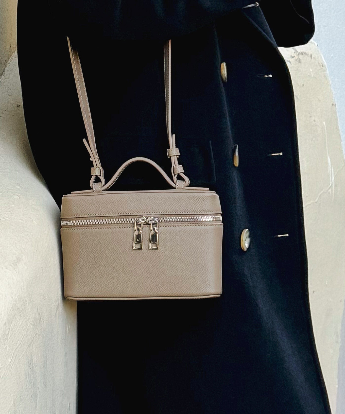 cléa(クレア) 本革バニティバッグ q bag paris 公式ショップ