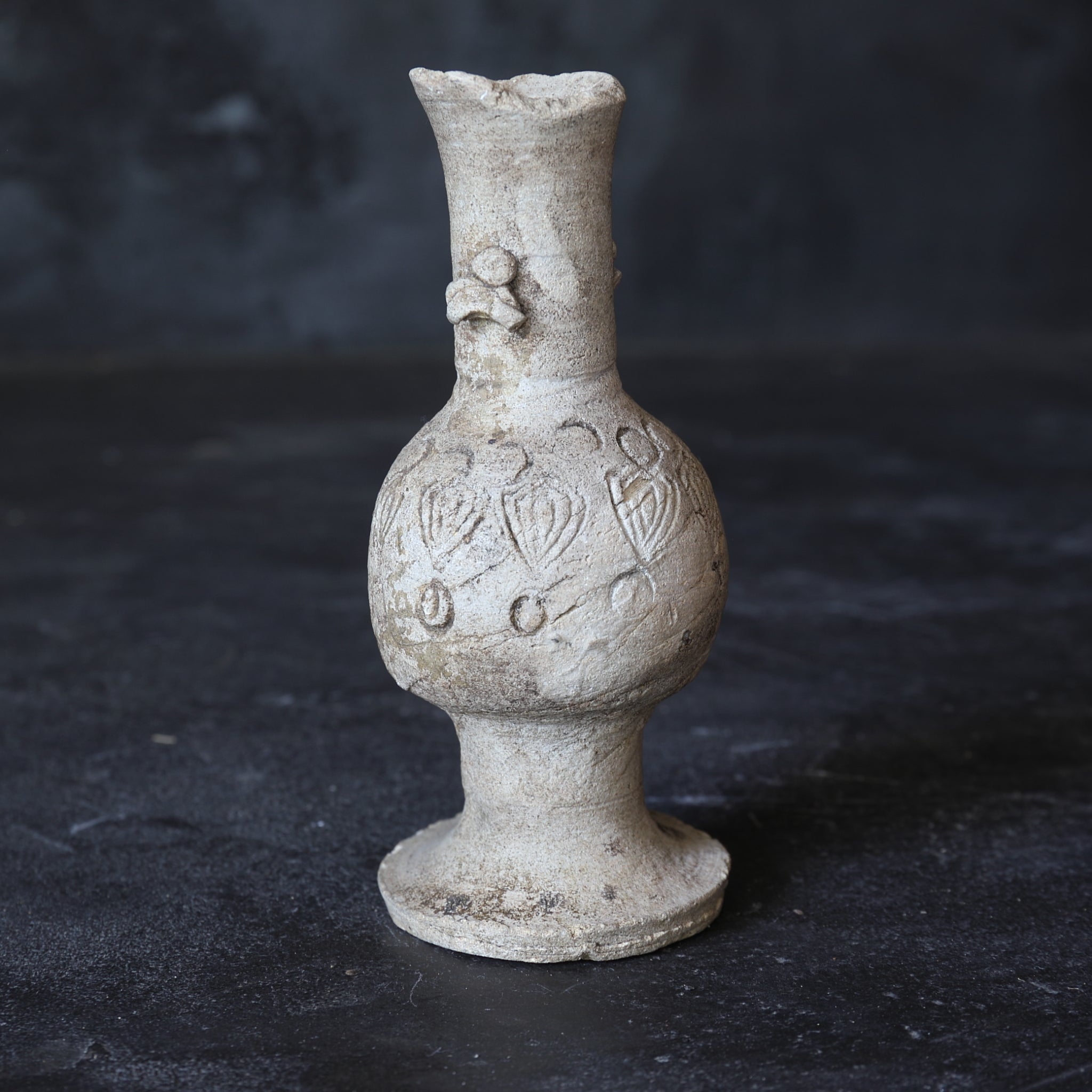 鎌倉時代 古瀬戸 印花文仏花瓶（1185–1333 CE） | 入蘆花（ロカニイル）