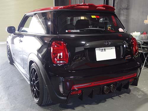 ミニ ハッチバック(F56) GIGAMOT製サイドステップディフューザー装着