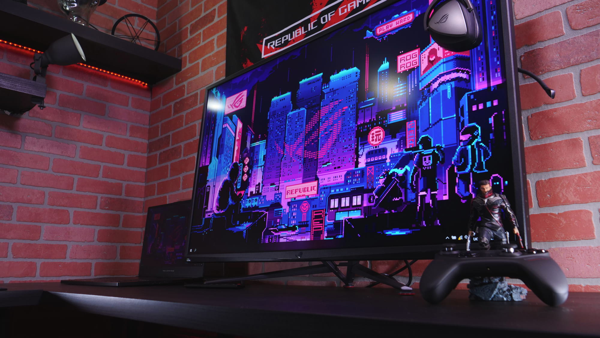 Hands-on: the ROG Swift PG43UQ puts 4K, HDR, and 144Hz gaming on