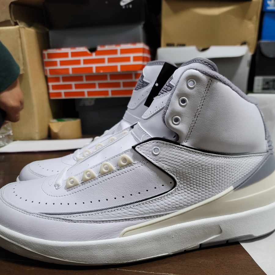 NIKE エアジョーダン2 レトロ ホワイト&セメントグレー 29cmの通販