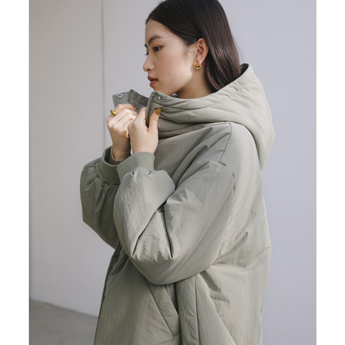 アンドミー andme ナイロン オーバーサイズ モンスターパーカー