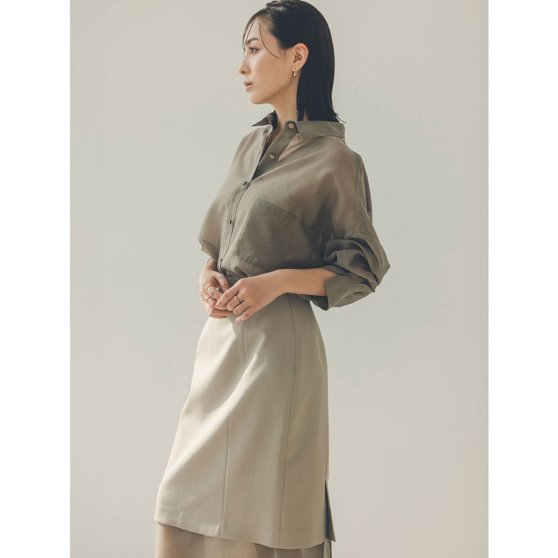 アニュアンス anuans ミニマルシアーオーバーシャツ （BLACK