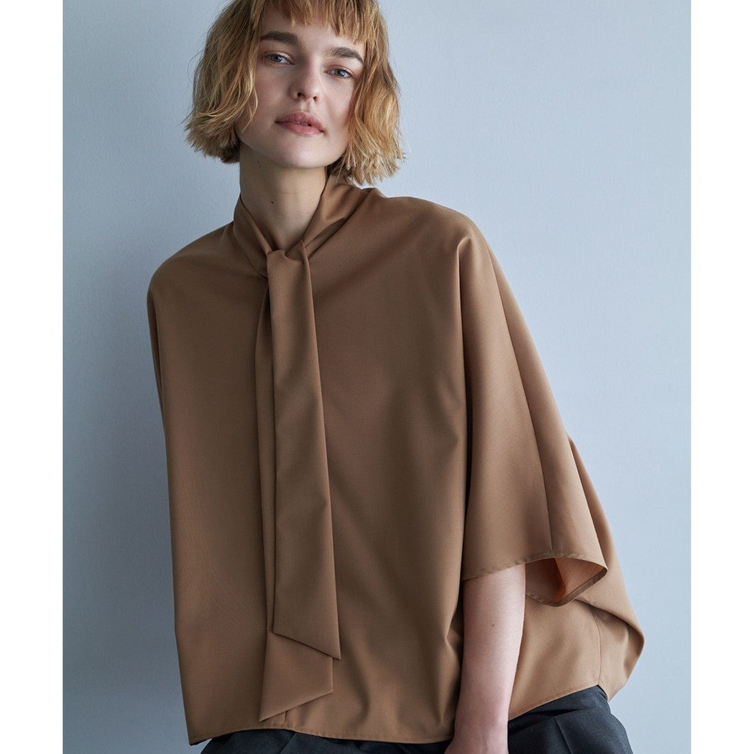 ICB L 【洗える】T/Wブロード ボウタイブラウス （キャメル系） -靴