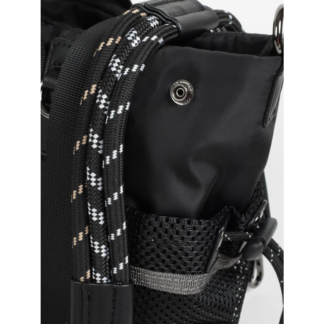 ヌエール nouer マルチウェイポケットデザインミニBAG （ブラック