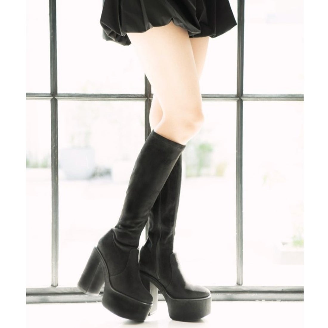 アールアンドイー R&E R&E 厚底ロングブーツ （ブラックスエード