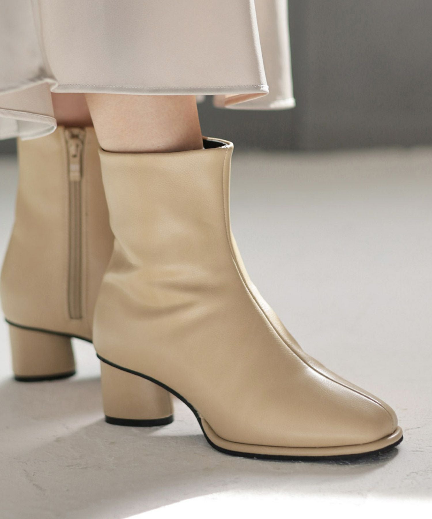 ピース巻きデザインスクエアトゥショートブーツ△返品交換不可 | SESTO