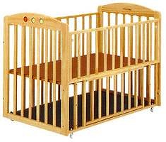 アップリカ ベビーベッド ココネル エアー ミルク : ベビー用品