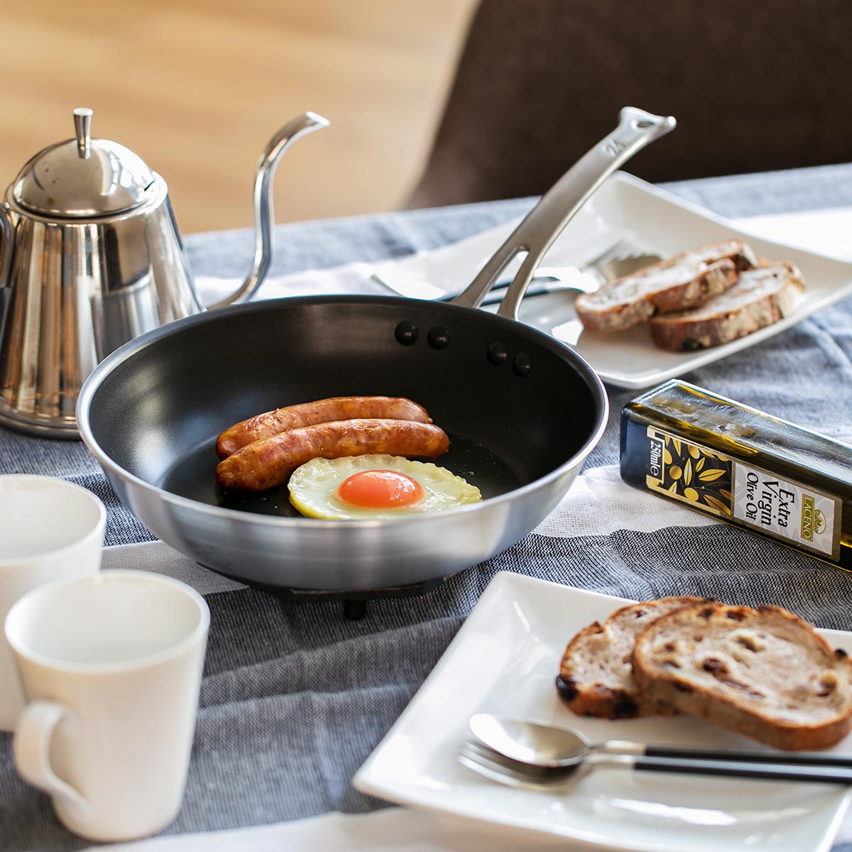 フライパン 18cm 浅型 アルミ製 フッ素樹脂加工 シルクフライパン 日本