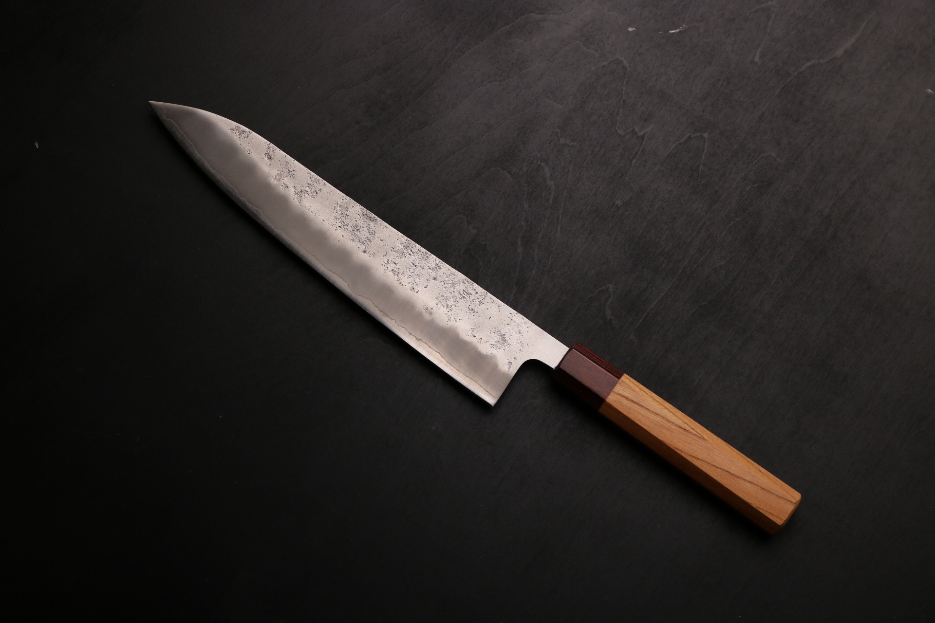 白鷺 牛刀 包丁 銀三鋼 梨地 ケヤキ八角柄 240mm - shirasagistore.com