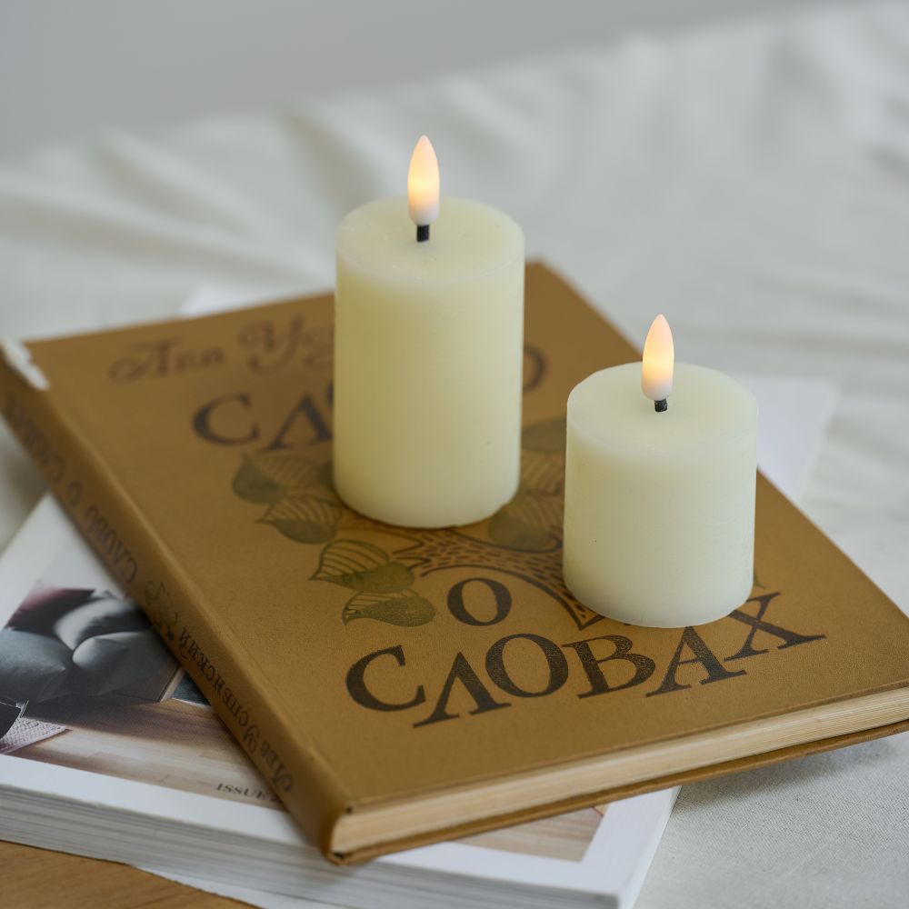 パーティーやインテリアを彩る LEDライト キャンドル シリンダー