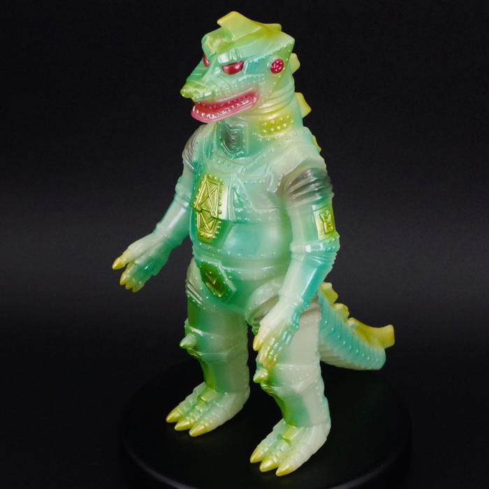 ブルマァク製「メカゴジラ」が新たに蓄光となって登場！ | sofvi.tokyo