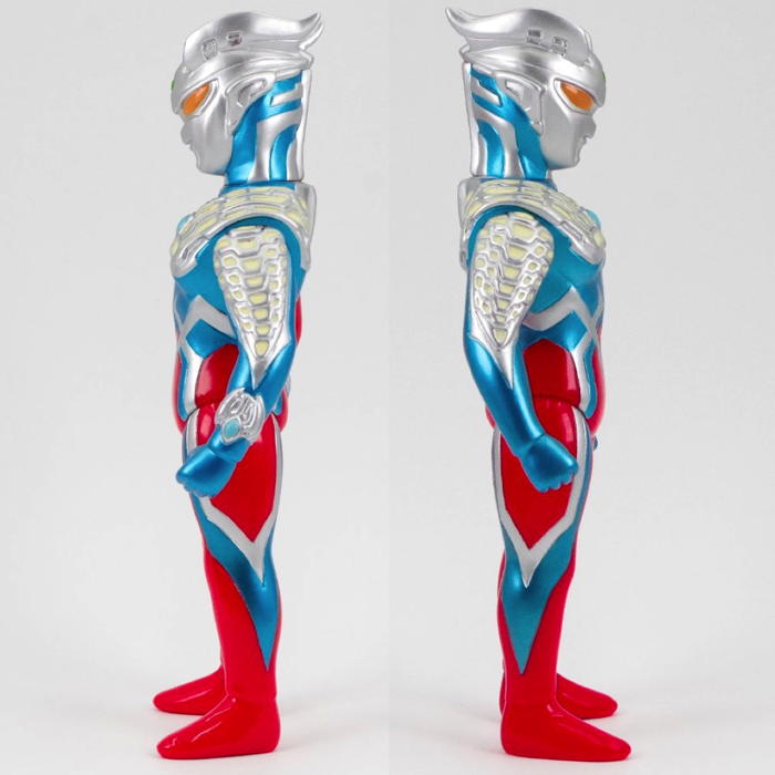 ブルマァク製「ウルトラマンゼロ」と「ウルトラマンベリアル」の