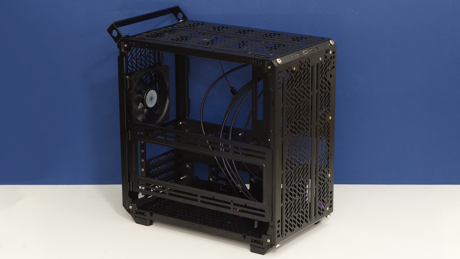 Cooler Master Qube 500 Flatpack - Review 2023 - PCMag Middle East