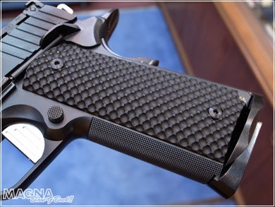 最新鋭1911「WA【SAI】1911 コマンダーレングス／黒染」絶賛発売中