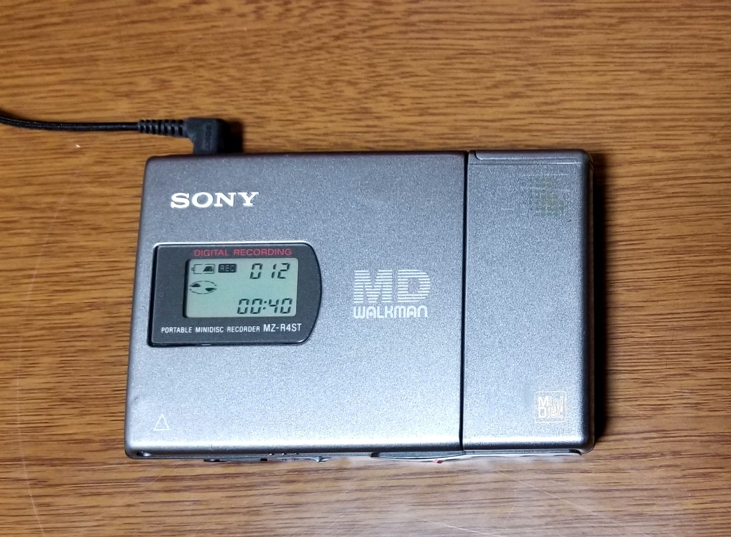 MDポータブルレコーダーシステム SONY MZ-R4ST & MZS-R4ST 完動品