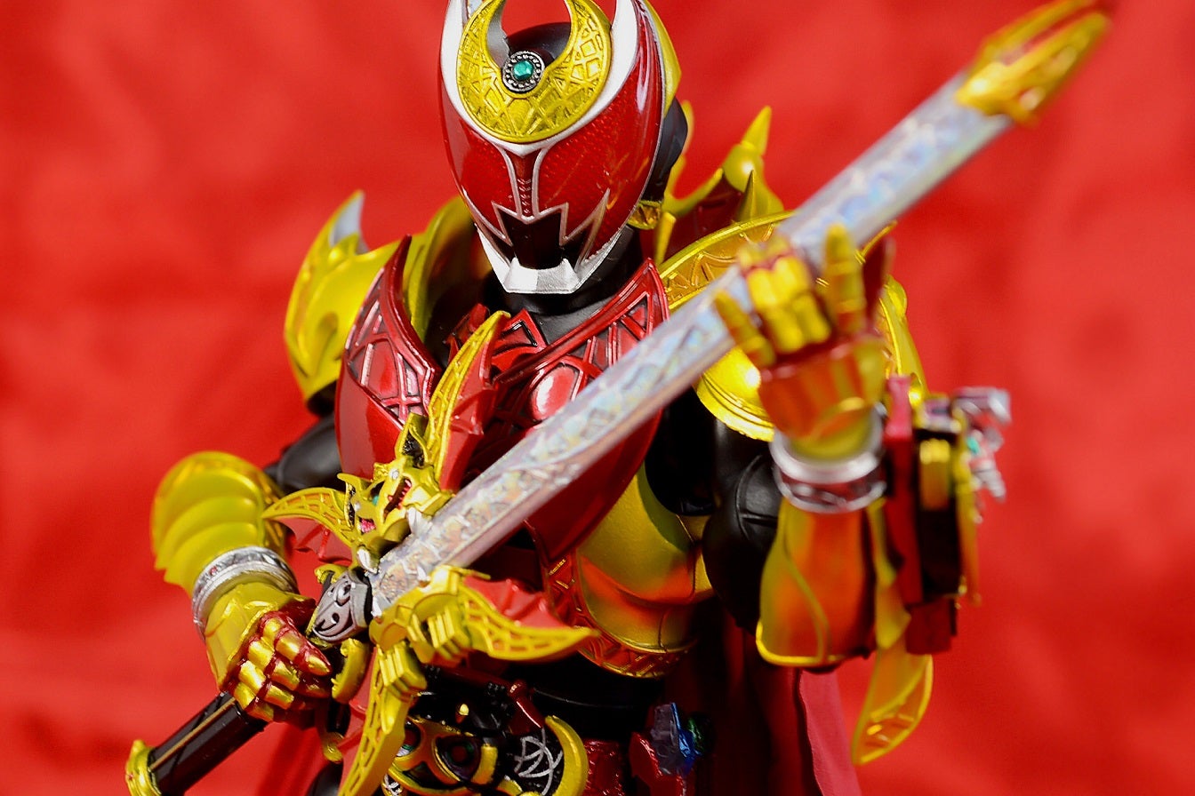 S.H.Figuarts（真骨彫製法） 仮面ライダーキバ エンペラーフォーム