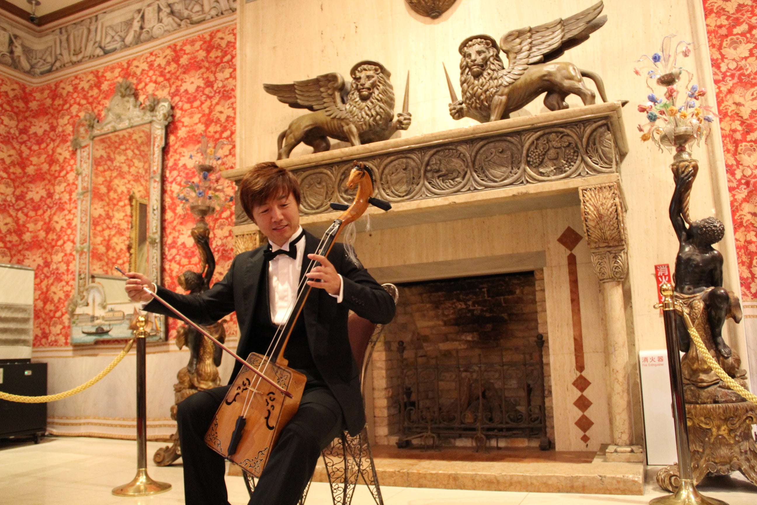 モンゴルの民族楽器 馬頭琴について | 馬頭琴奏者 セーンジャー