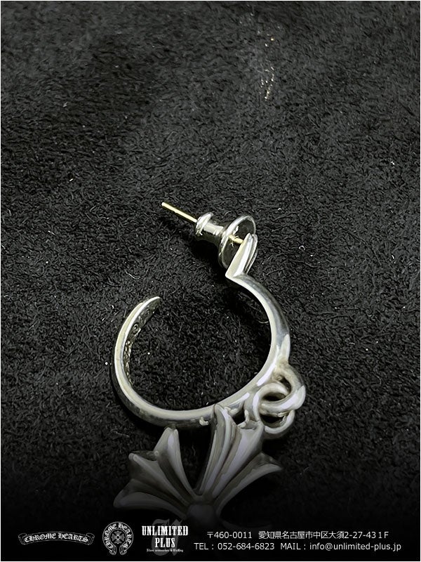 クロムハーツ ピアス / 店頭に在庫あり！タイニー CHクロス フープ