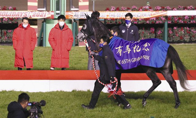 落馬事故で大けが以来 北村友一騎手がクロノジェネシス引退式に出席