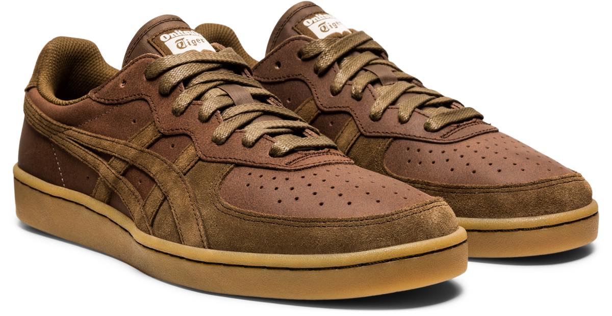 スニーカーなのに大人らしい上質さを醸し出すオニツカタイガー新作