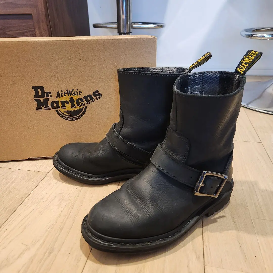 2026年最新】Dr.Martens 素材：本革 エンジニアブーツの人気アイテム