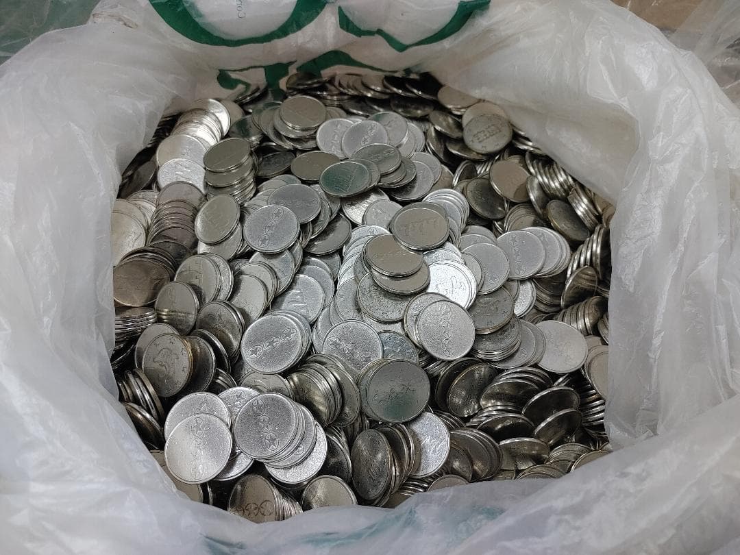 パチスロ メダル コイン 3000枚 16.2Kg (2) - メルカリ