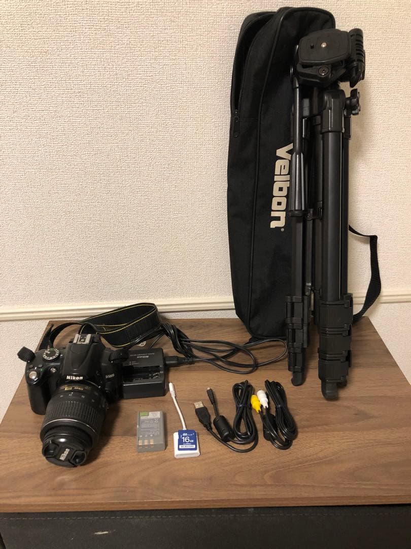 Nikon D5000（三脚、SDカード等セット） Nikon D5000（三脚、SDカード等セット） Nikon D5000（三脚、SDカード