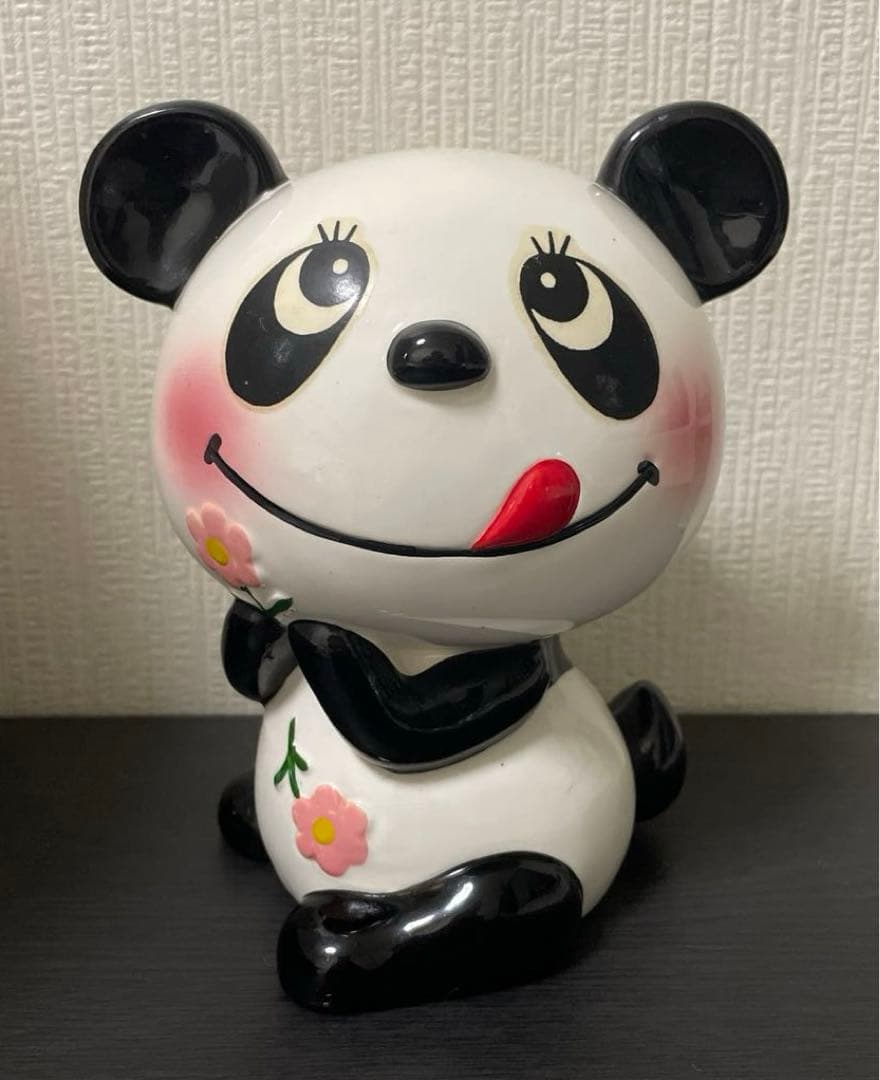 最終値下げ　昭和レトロ　内藤ルネ　パンダ貯金箱　ルネパンダ　陶器 昭和レトロ 内藤ルネ パンダ 陶器製 貯金箱【花束】