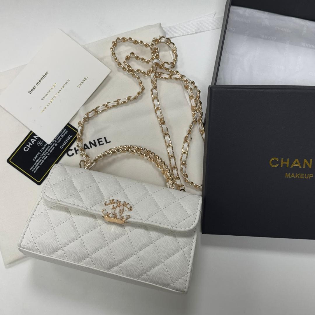 VIP顧客限定ホワイト キルティング パーティーバッグSAD - メルカリ