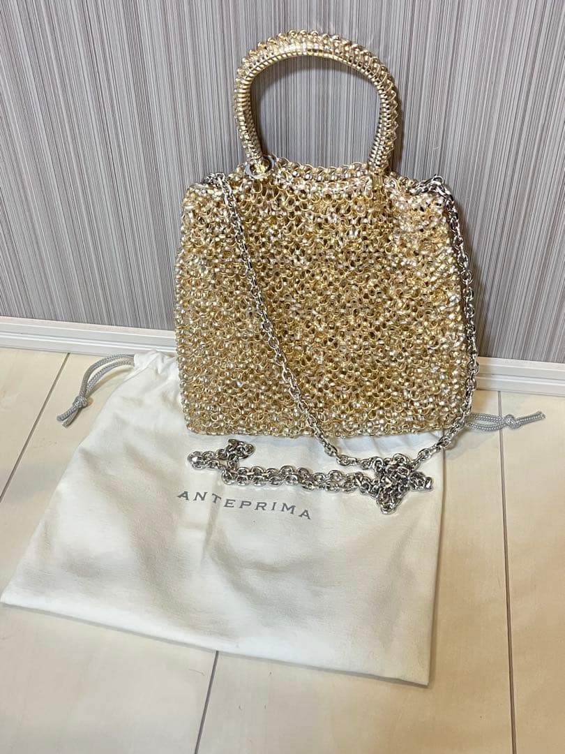 ANTEPRIMA ゴールド ショルダーバッグ ミニアトゥーラ - メルカリ