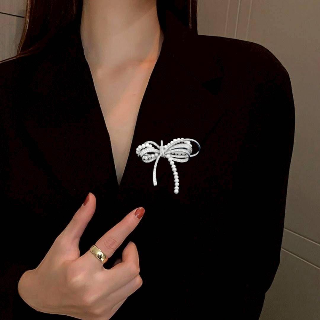 シルバー スワロフスキー 天然真珠 ブローチ リボンブローチ - メルカリ