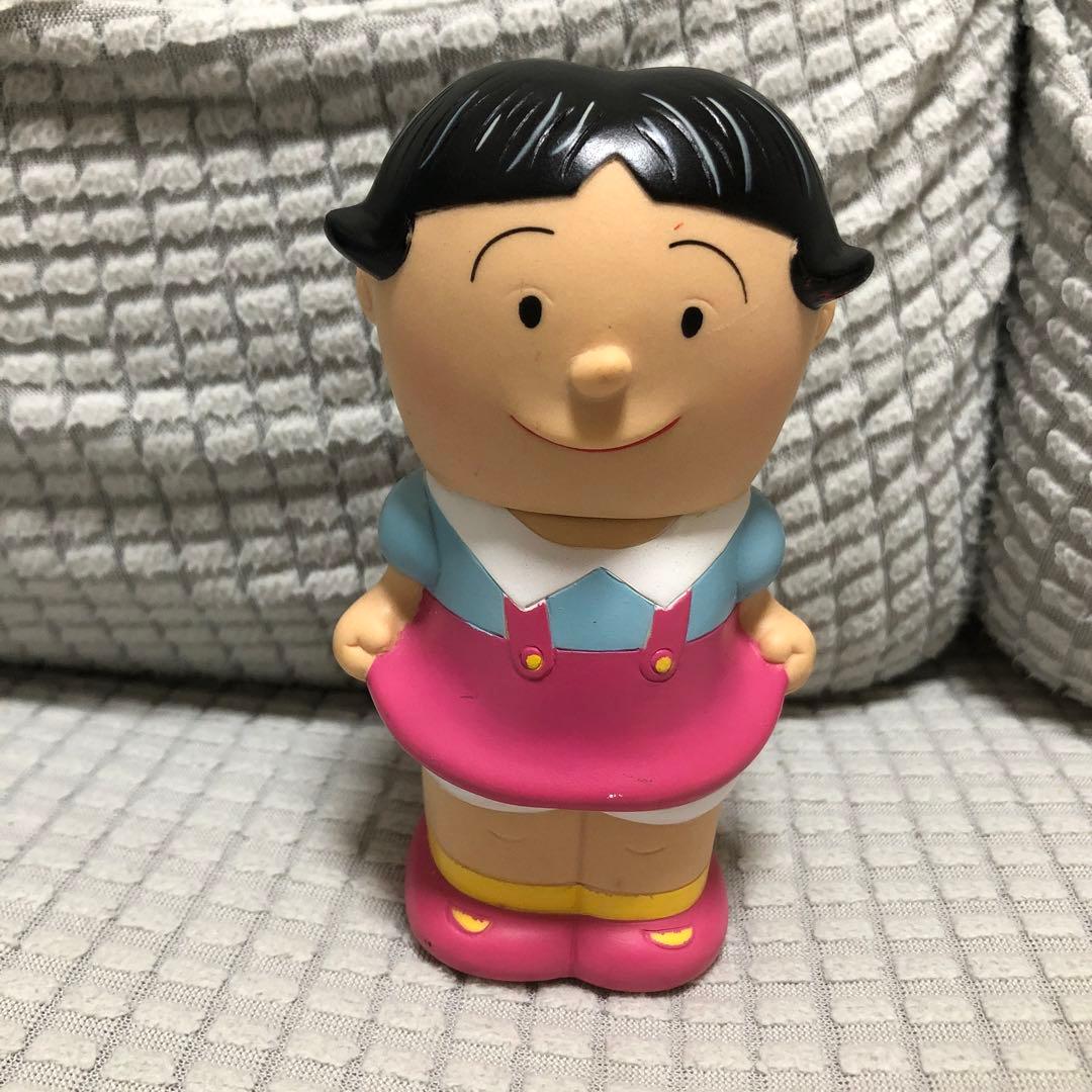 磯野ワカメ 「サザエさん」 ソフビ貯金箱 長谷川町子美術館限定 - メルカリ