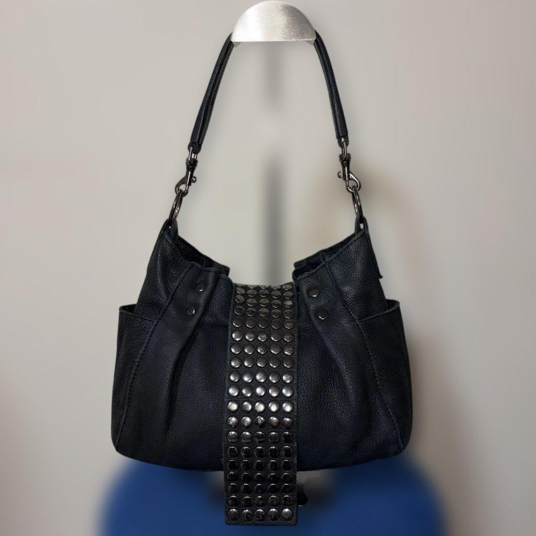 And A ✖️TRES スタッズデザインショルダーバッグ ／ハンドバッグブラック TRES トレ スタッズレザーバッグ 黒｜Yahoo!フリマ（旧PayPayフリマ）